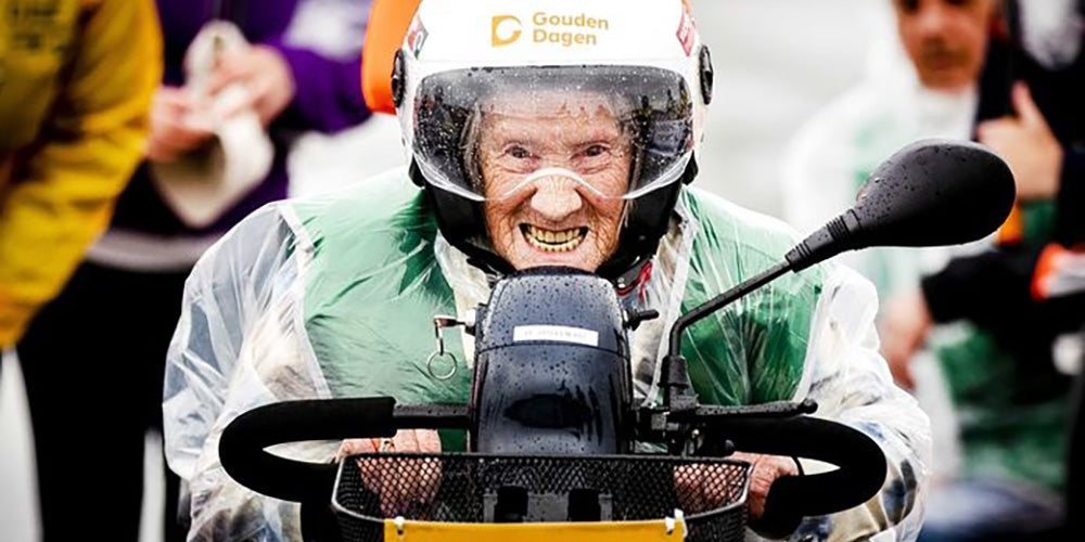 Waarom de helmplicht niet geldt voor de scootmobiel