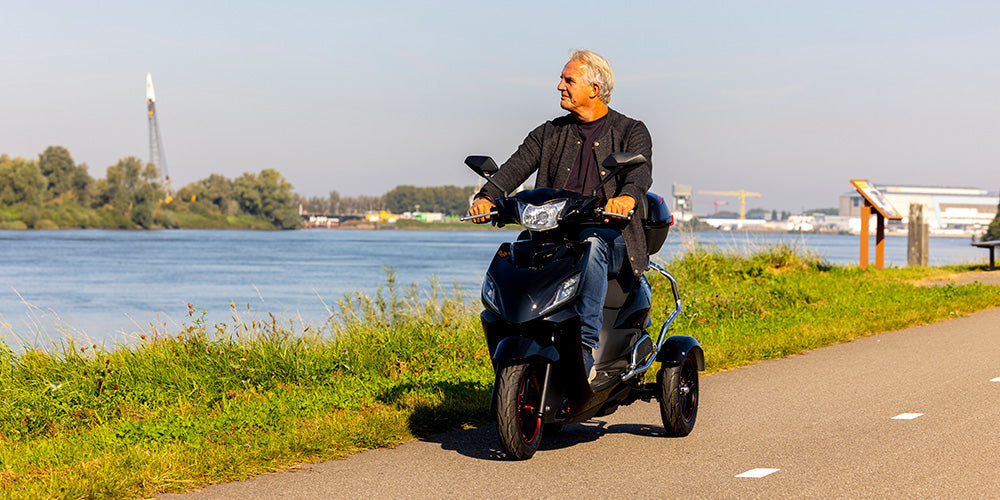 IVA Mobility: uw partner in scooters, scootmobielen en rolstoelen