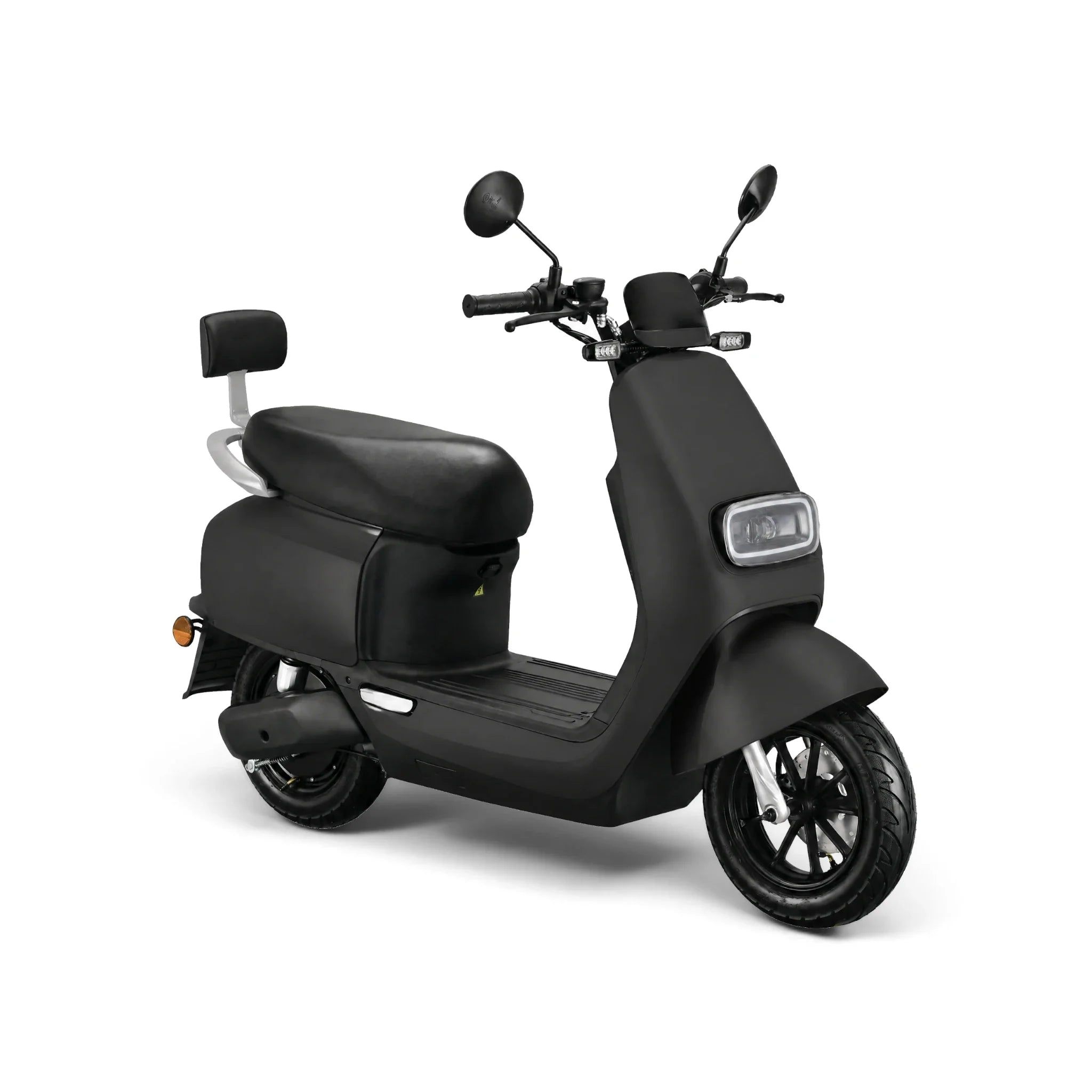 IVA E-GO S1 Matzwart elektrische scooter schuin vooraanzicht met LED-koplamp