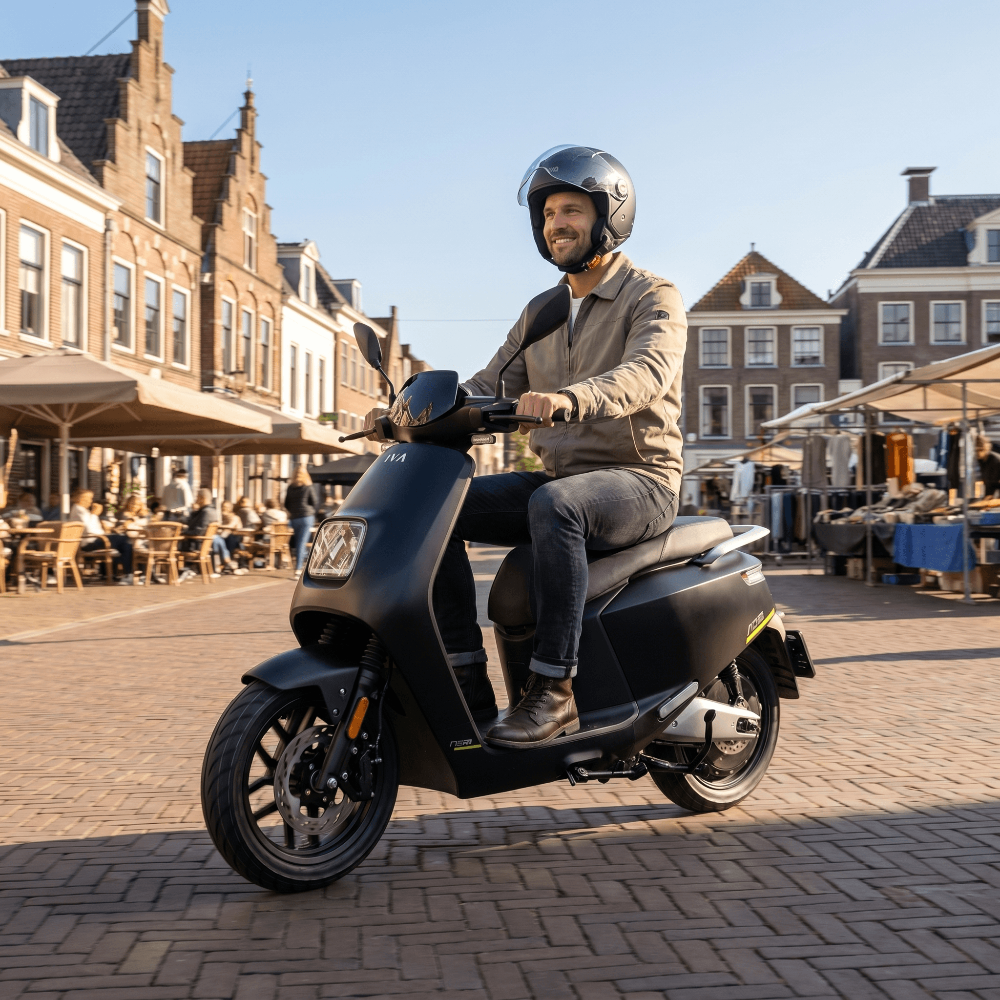 IVA NCE Matzwart e-scooter met zwart frame en compacte ontwerp, geschikt voor stadsvervoer en dagelijkse reizen.